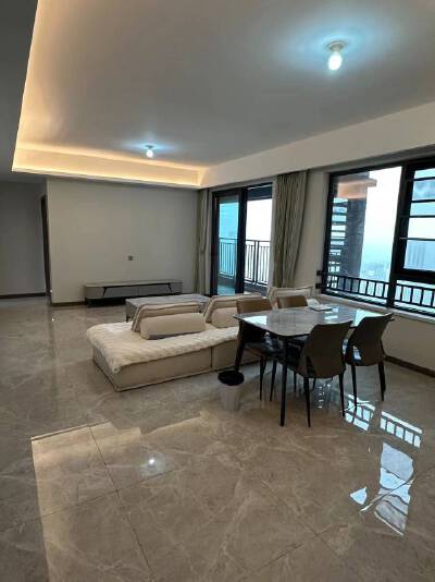 花屿岛澜庭，4室2厅2卫，129㎡，售价74万