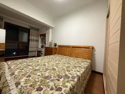 海悦豪庭一期，3室2厅2卫，109㎡，售价116万